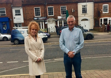 Conservatives Defend High Street Free Parking